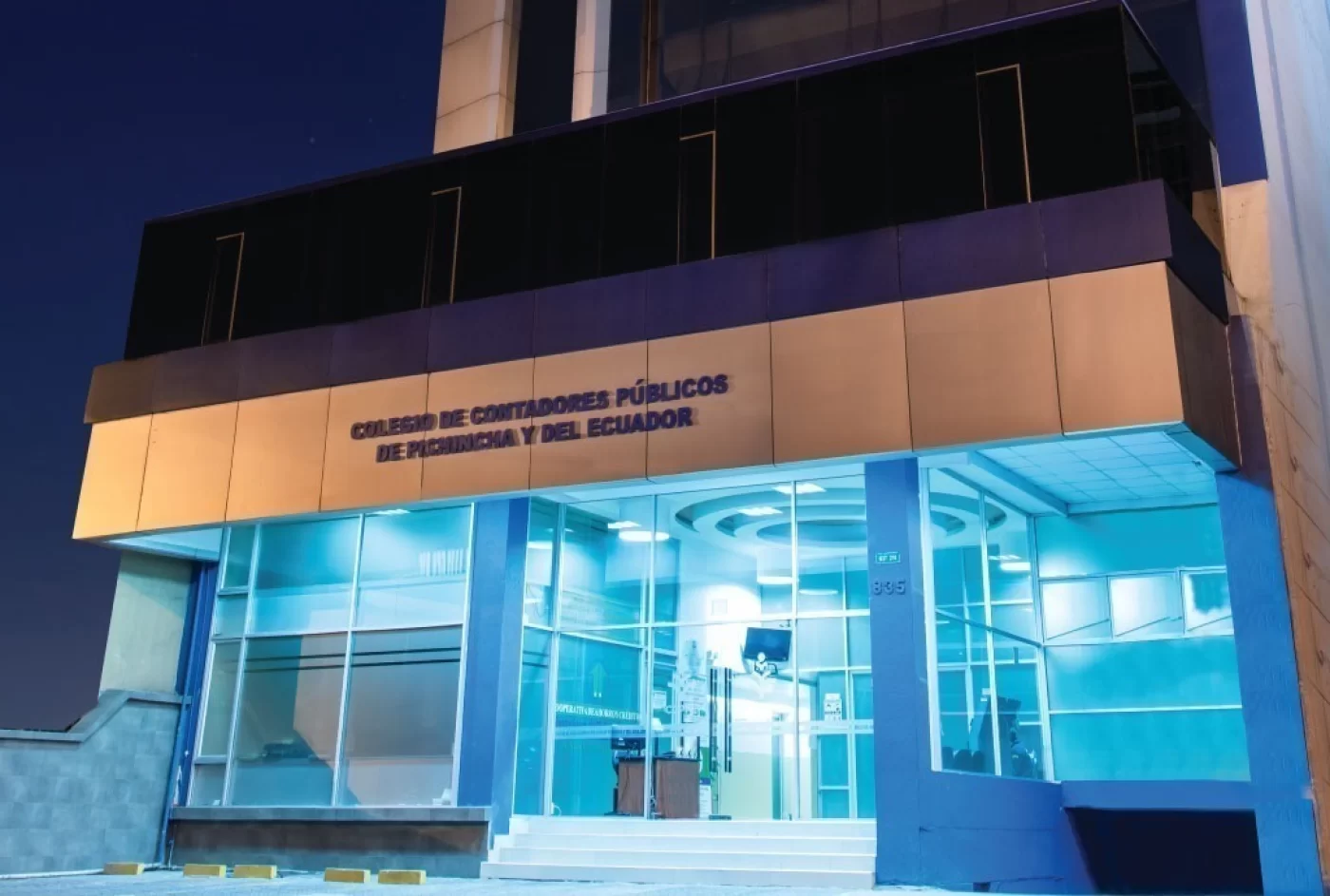 Edificio del Colegio de Contadores de Pichincha y Ecuador, Quito